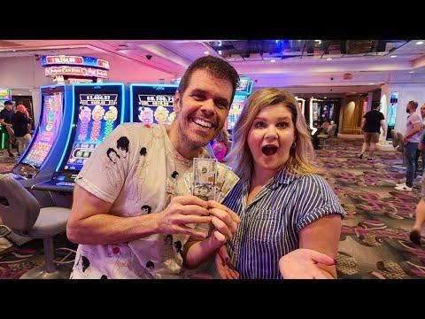 I Gave Perez Hilton $500 To Play Slots In Las Vegas!